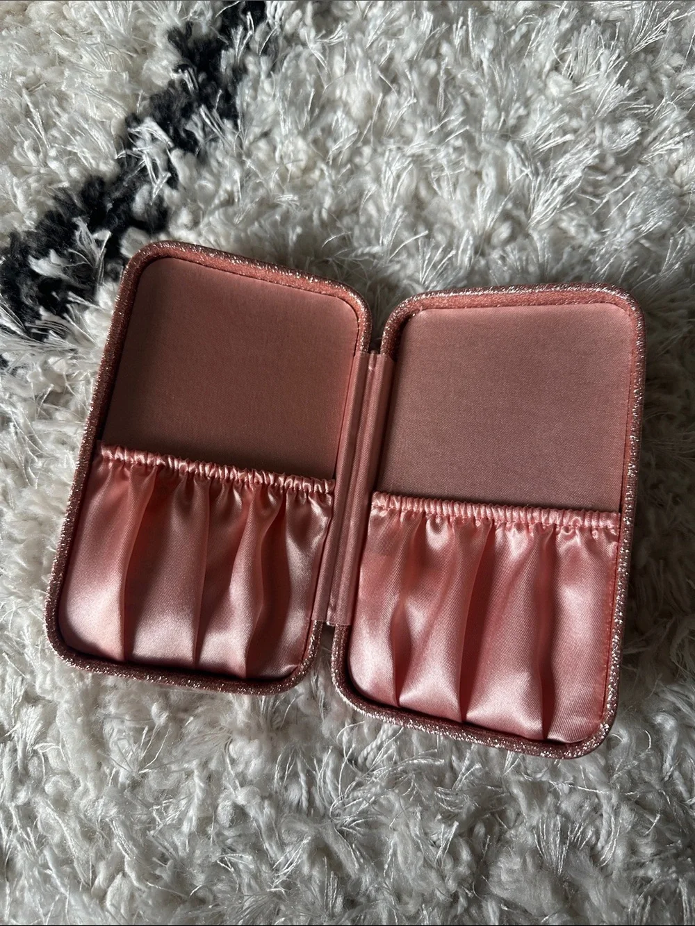 tarte metal logo look